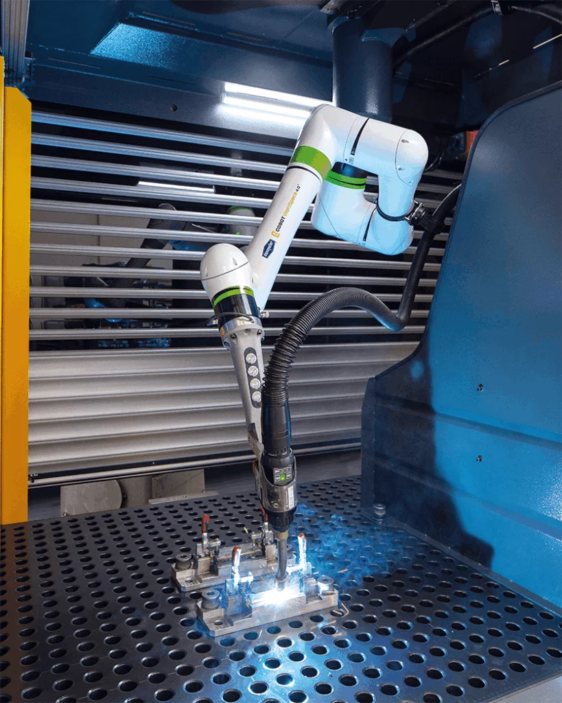 2025/07/Bluco-Cobot-gantry-mounted-V2_retouched-copy.png